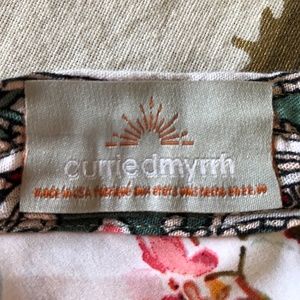 Curried myrrh head scarf